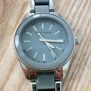 Anne Klein ladies gray dial silver tone dress watch NEW BATTERY